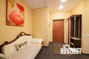 1-к квартира, посуточно, 42м2, 1/1 этаж