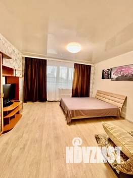 1-к квартира, посуточно, 42м2, 8/10 этаж