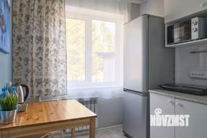 3-к квартира, посуточно, 47м2, 1/1 этаж