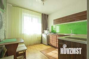 1-к квартира, посуточно, 42м2, 7/10 этаж