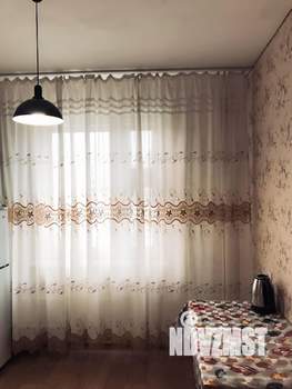 1-к квартира, посуточно, 37м2, 4/10 этаж