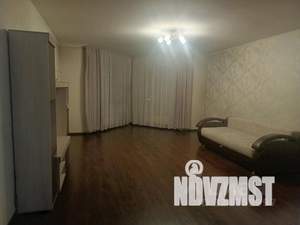 1-к квартира, на длительный срок, 63м2, 8/10 этаж