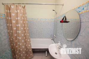 1-к квартира, посуточно, 49м2, 1/1 этаж