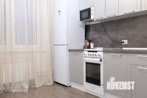 1-к квартира, посуточно, 42м2, 17/24 этаж