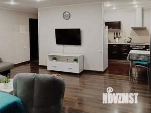 Студия квартира, посуточно, 42м2, 2/5 этаж
