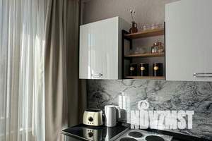 1-к квартира, посуточно, 34м2, 4/15 этаж