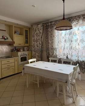 3-к квартира, на длительный срок, 100м2, 5/10 этаж