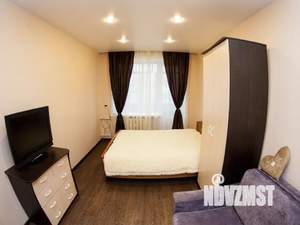 1-к квартира, посуточно, 38м2, 3/5 этаж