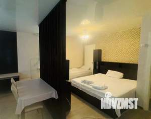 Студия квартира, посуточно, 36м2, 1/5 этаж