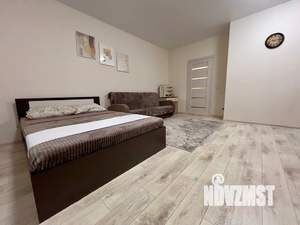 Студия квартира, посуточно, 32м2, 20/25 этаж