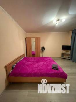 1-к квартира, посуточно, 37м2, 4/9 этаж