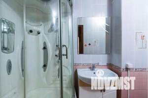 1-к квартира, посуточно, 39м2, 7/10 этаж