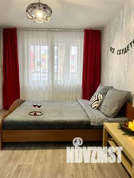 1-к квартира, посуточно, 37м2, 1/18 этаж