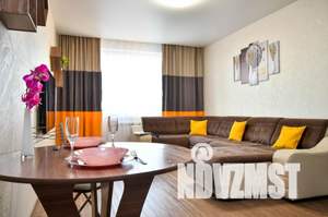 2-к квартира, посуточно, 55м2, 1/1 этаж