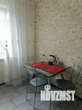 1-к квартира, посуточно, 42м2, 2/10 этаж