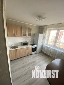 1-к квартира, посуточно, 38м2, 10/18 этаж