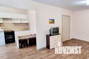 2-к квартира, посуточно, 64м2, 1/15 этаж