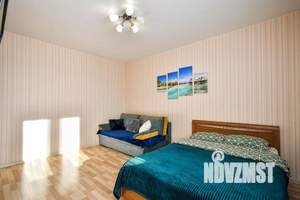 1-к квартира, посуточно, 60м2, 1/1 этаж