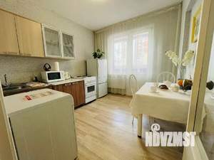 1-к квартира, посуточно, 42м2, 3/10 этаж