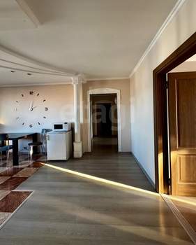 5-к квартира, на длительный срок, 143м2, 8/10 этаж