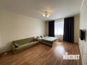 1-к квартира, посуточно, 42м2, 4/10 этаж