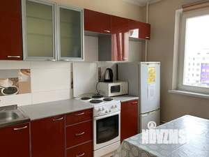 1-к квартира, посуточно, 42м2, 3/10 этаж