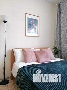 1-к квартира, посуточно, 42м2, 4/10 этаж