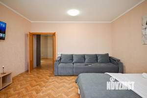 2-к квартира, посуточно, 60м2, 1/1 этаж