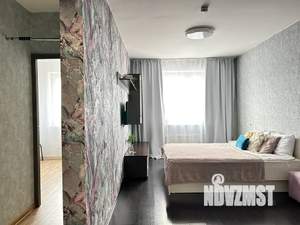 1-к квартира, посуточно, 38м2, 4/10 этаж