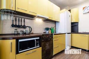 3-к квартира, посуточно, 74м2, 1/1 этаж