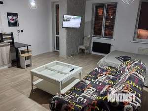 Студия квартира, посуточно, 42м2, 2/8 этаж