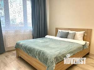 1-к квартира, посуточно, 35м2, 4/25 этаж
