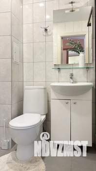 Студия квартира, посуточно, 40м2, 2/9 этаж