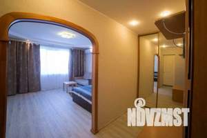 1-к квартира, посуточно, 42м2, 2/10 этаж