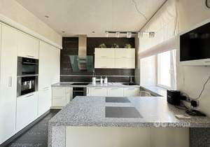 3-к квартира, на длительный срок, 157м2, 7/9 этаж