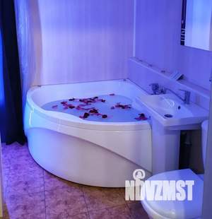 Студия квартира, посуточно, 35м2, 3/10 этаж