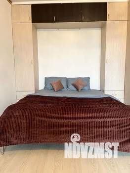 1-к квартира, посуточно, 40м2, 9/16 этаж
