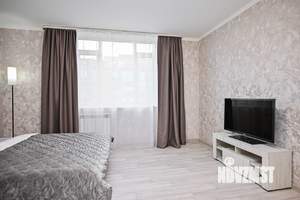 1-к квартира, посуточно, 40м2, 8/10 этаж