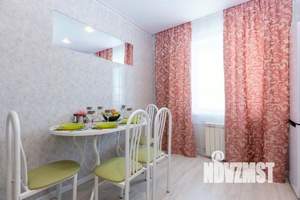 2-к квартира, посуточно, 64м2, 1/1 этаж