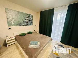 Студия квартира, посуточно, 35м2, 2/18 этаж