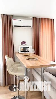 Студия квартира, посуточно, 40м2, 2/9 этаж