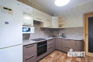 Студия квартира, посуточно, 35м2, 6/10 этаж