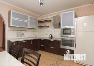 1-к квартира, посуточно, 61м2, 1/1 этаж