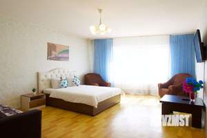 1-к квартира, посуточно, 54м2, 1/1 этаж