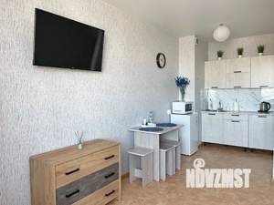 Студия квартира, посуточно, 40м2, 3/17 этаж