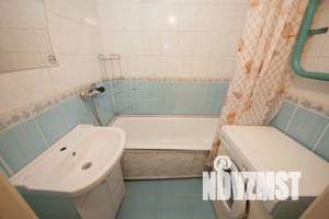 1-к квартира, посуточно, 37м2, 8/9 этаж