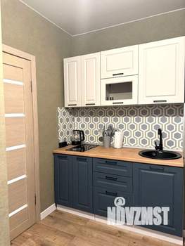 Студия квартира, посуточно, 40м2, 10/17 этаж