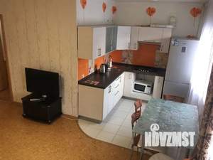 Студия квартира, посуточно, 42м2, 3/5 этаж