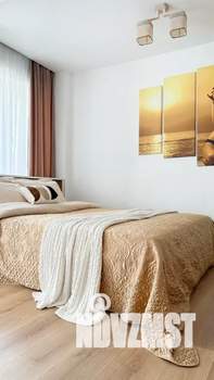 Студия квартира, посуточно, 40м2, 2/9 этаж