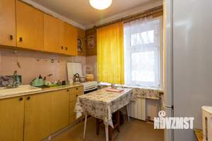 2-к квартира, вторичка, 40м2, 1/9 этаж